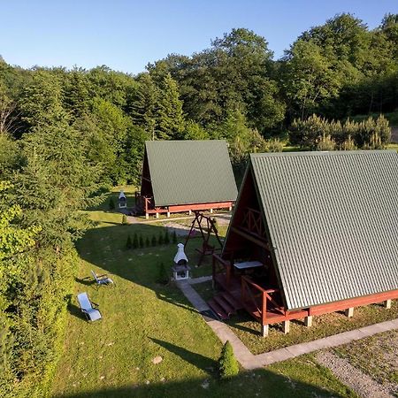 Uweronci Hotel Ustrzyki Dolne Bagian luar foto