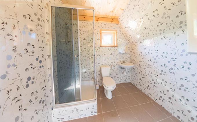 Uweronci Hotel Ustrzyki Dolne Bagian luar foto
