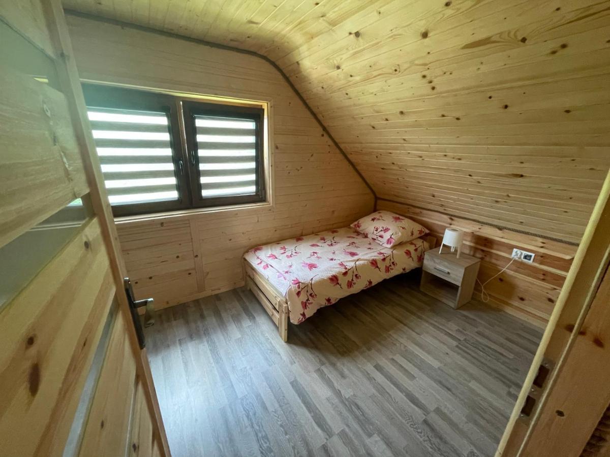 Uweronci Hotel Ustrzyki Dolne Bagian luar foto